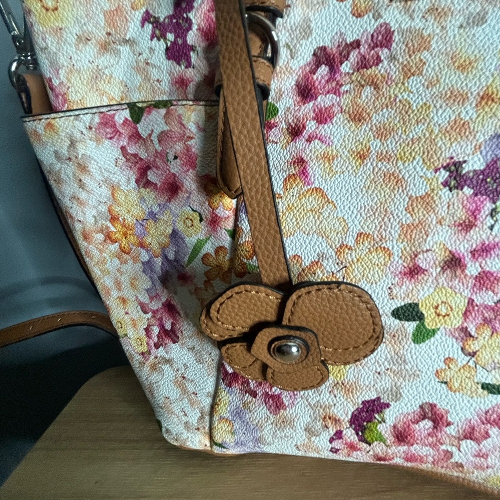 Dana Buchanan Floral Crossbody Satchel with Tan Accents - Picture 3 of 9